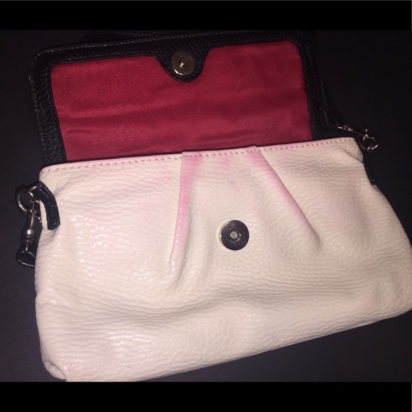 Chaps White &Black Pebbled Wristlet/ Clutch /Cross - Picture 5 of 8
